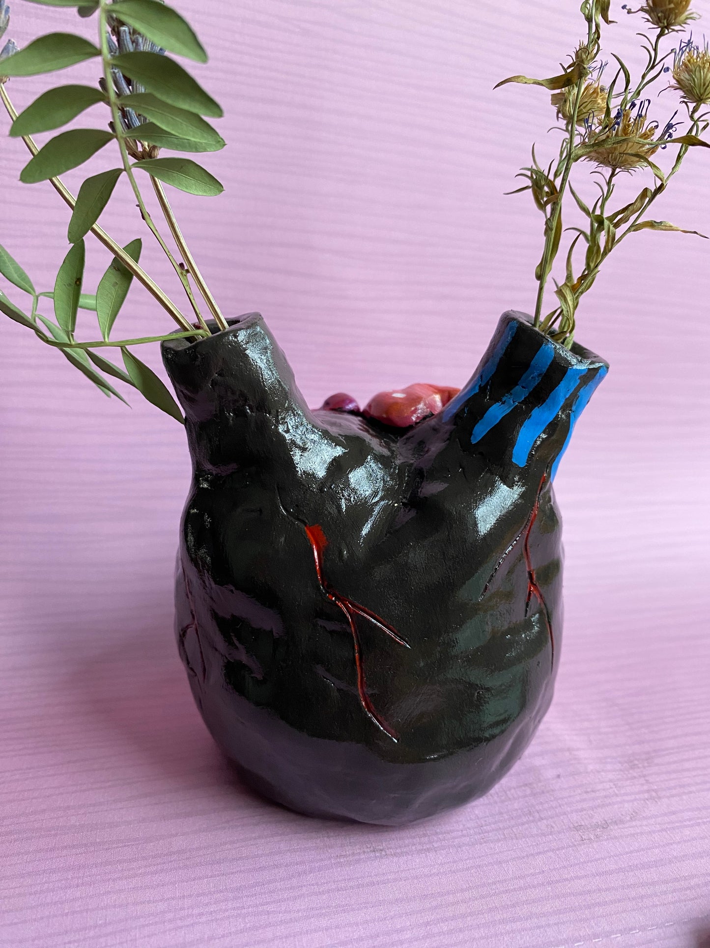 Mara Wanda black heart clay vase back