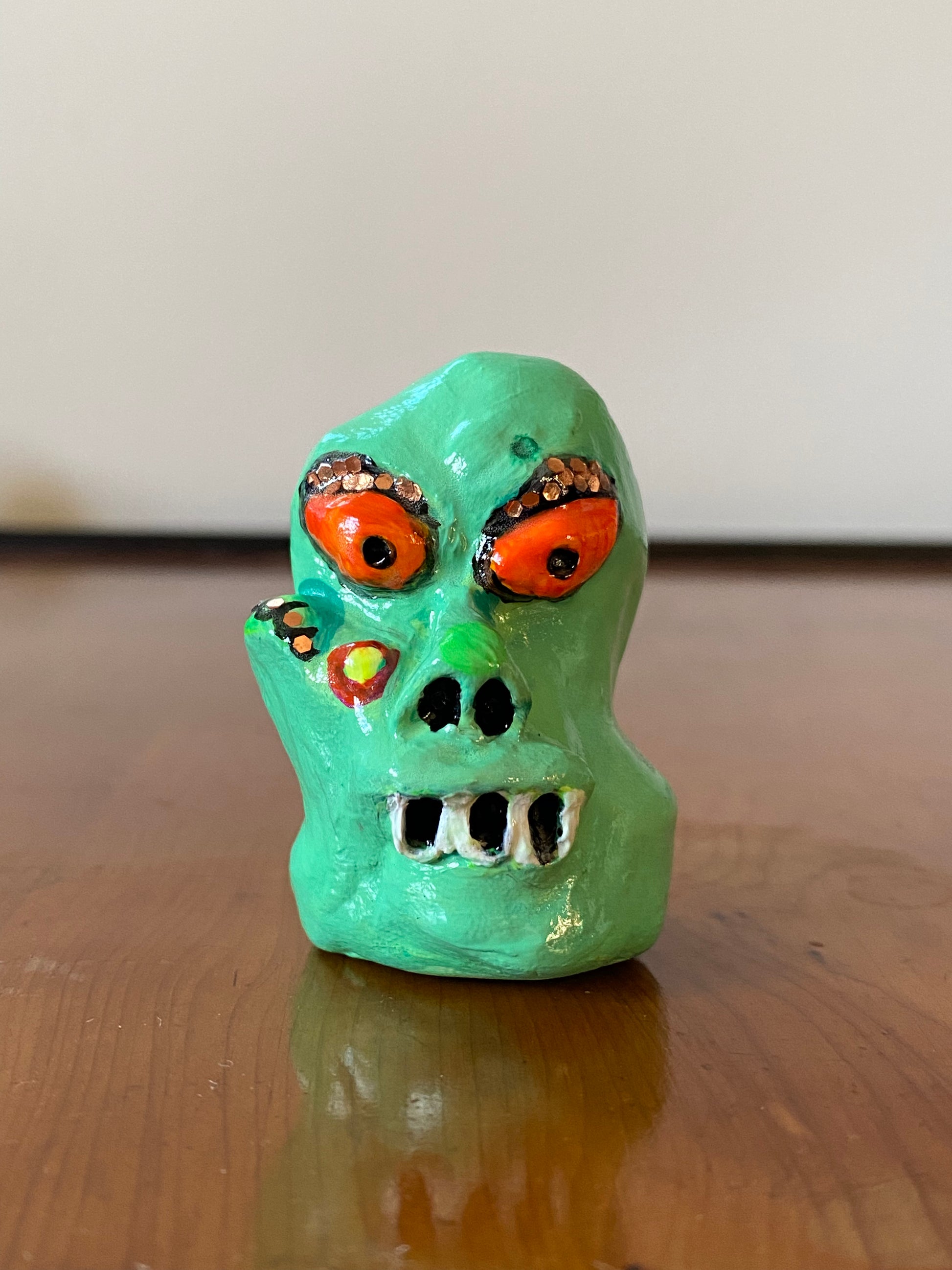 Mara Wanda monster clay pencil holder front